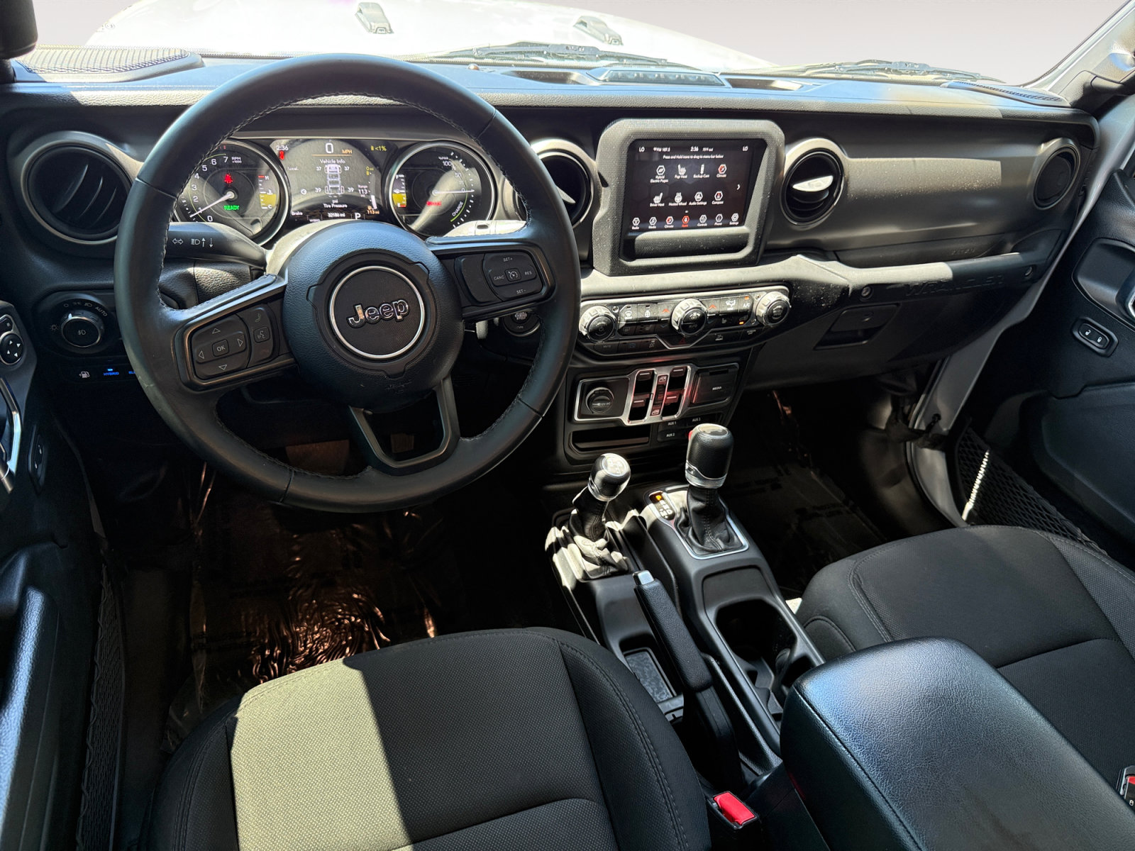 Used 2023 Jeep Wrangler Unlimited w/ Cold Weather Group AWD/4WD image 15