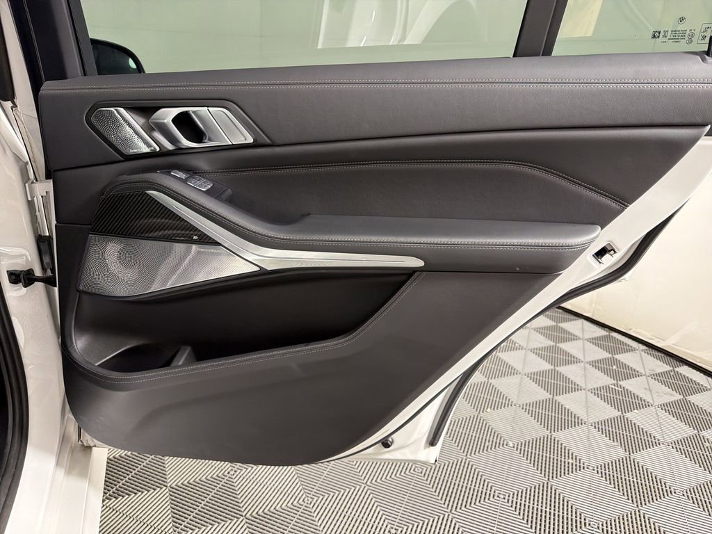 Used 2024 BMW X7 M60i w/ Executive Package image 15