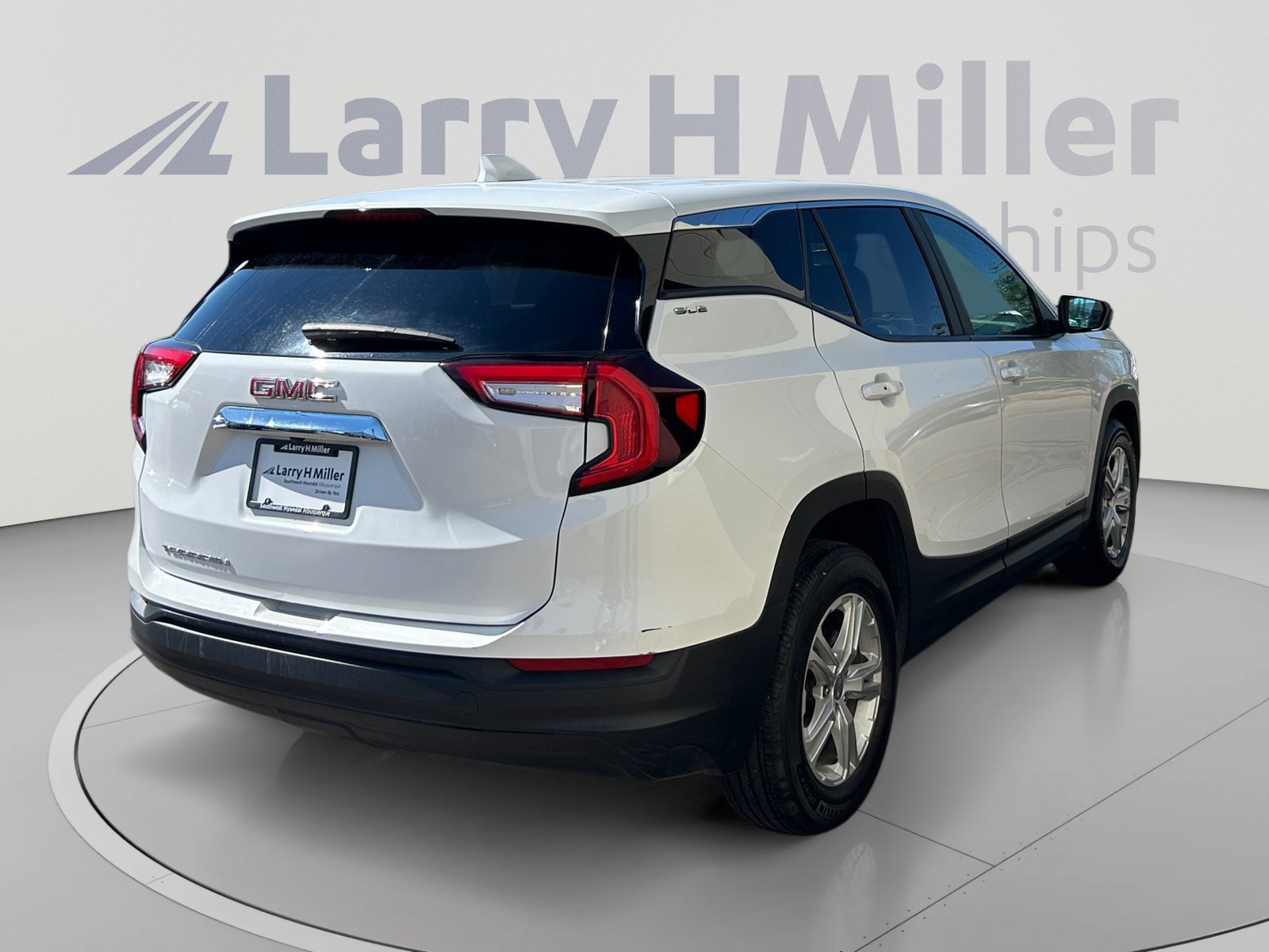Used 2024 GMC Terrain SLE FWD image 6