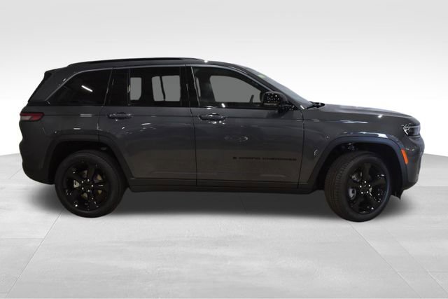New 2026 Jeep Grand Cherokee Limited AWD/4WD image 3
