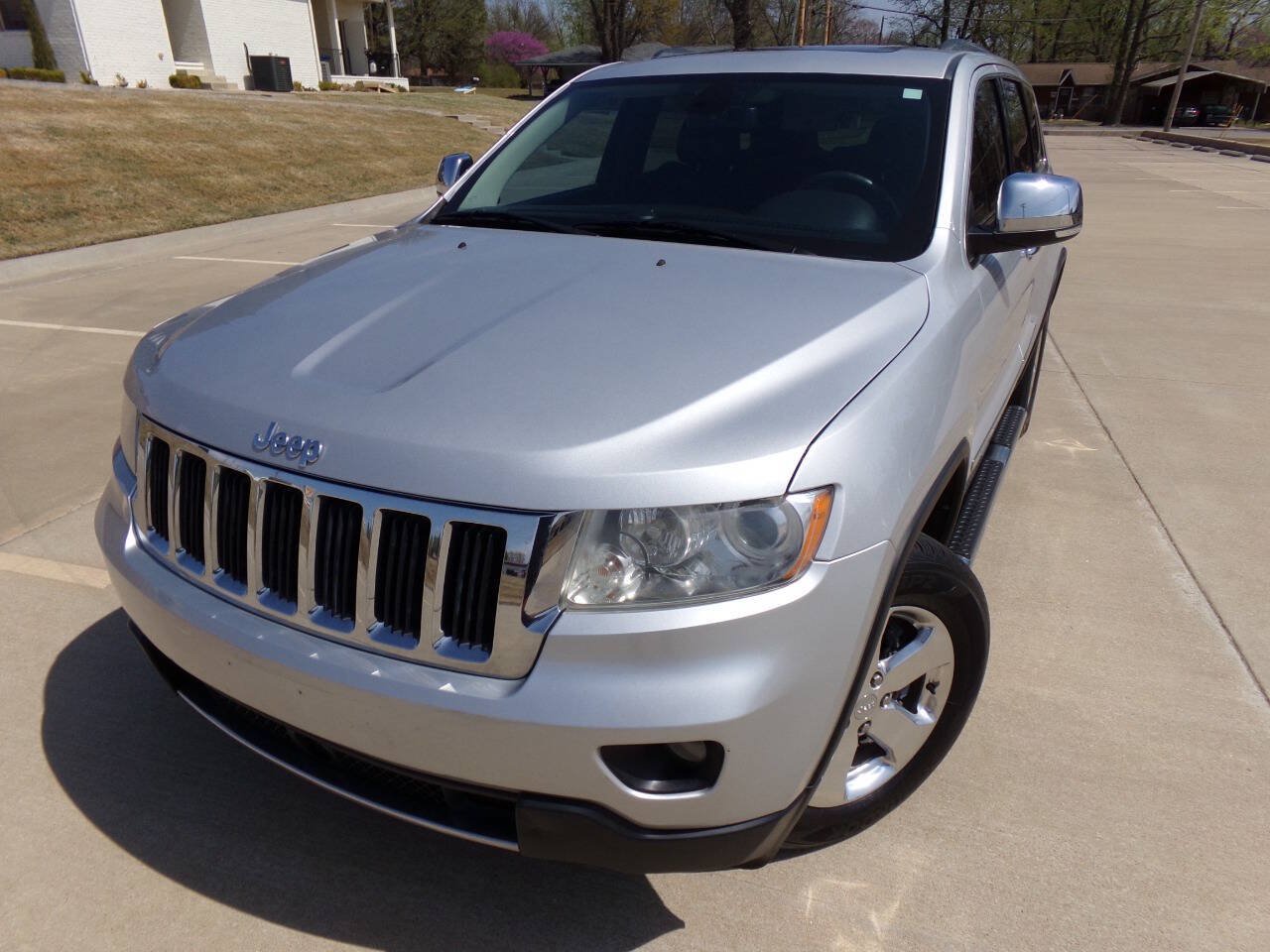 Used 2011 Jeep Grand Cherokee Limited RWD image 7