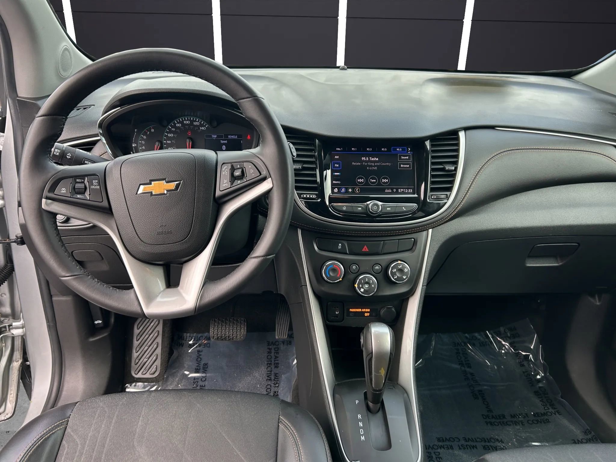Used 2020 Chevrolet Trax LT w/ LT Convenience Package image 15