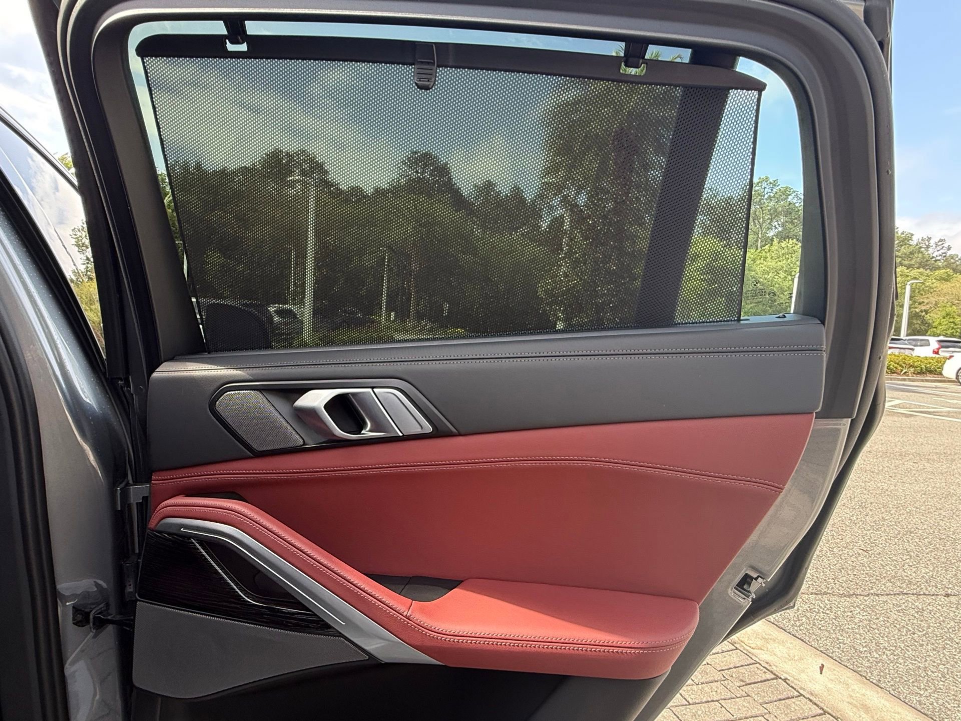 Used 2024 BMW X6 xDrive40i w/ Executive Package image 26