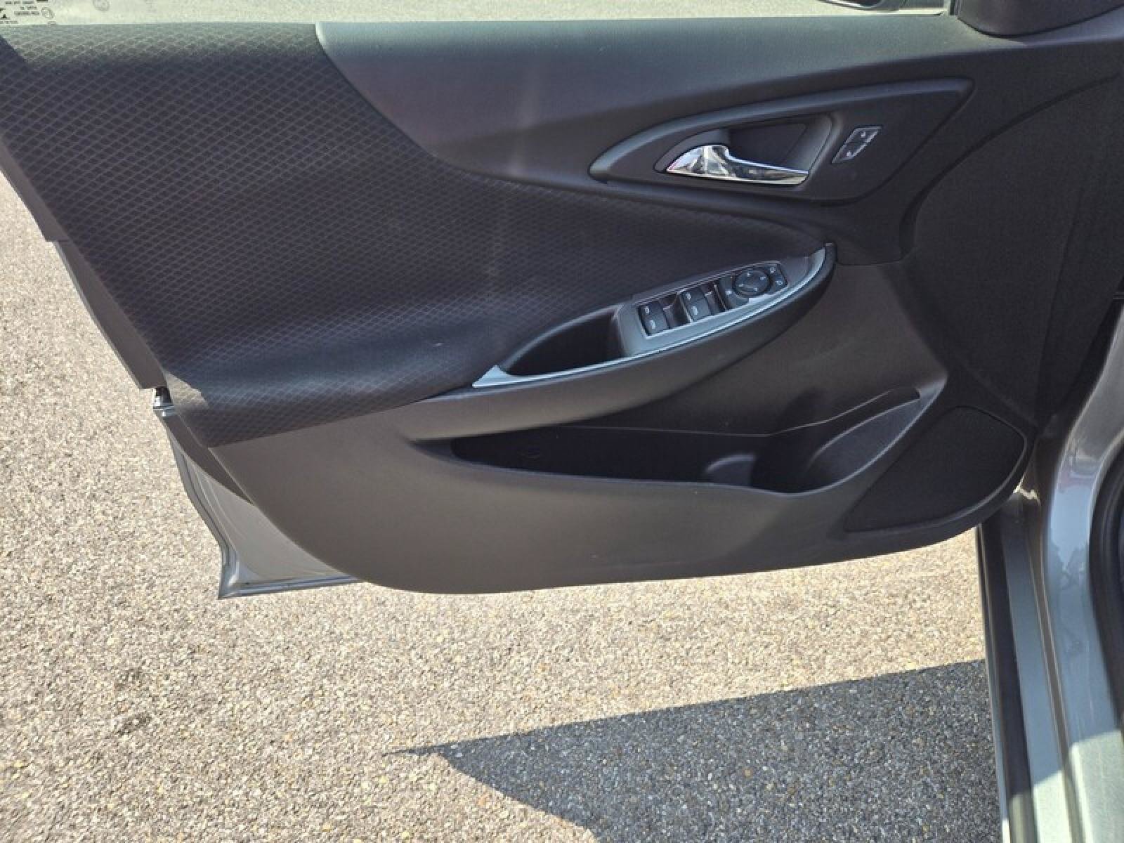 Used 2025 Chevrolet Malibu LT FWD image 19