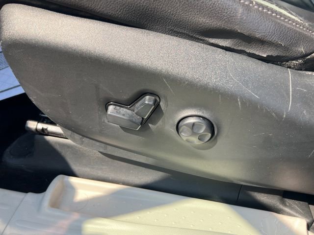 Used 2017 Chrysler Pacifica Touring-L w/ Tire & Wheel Group FWD image 19