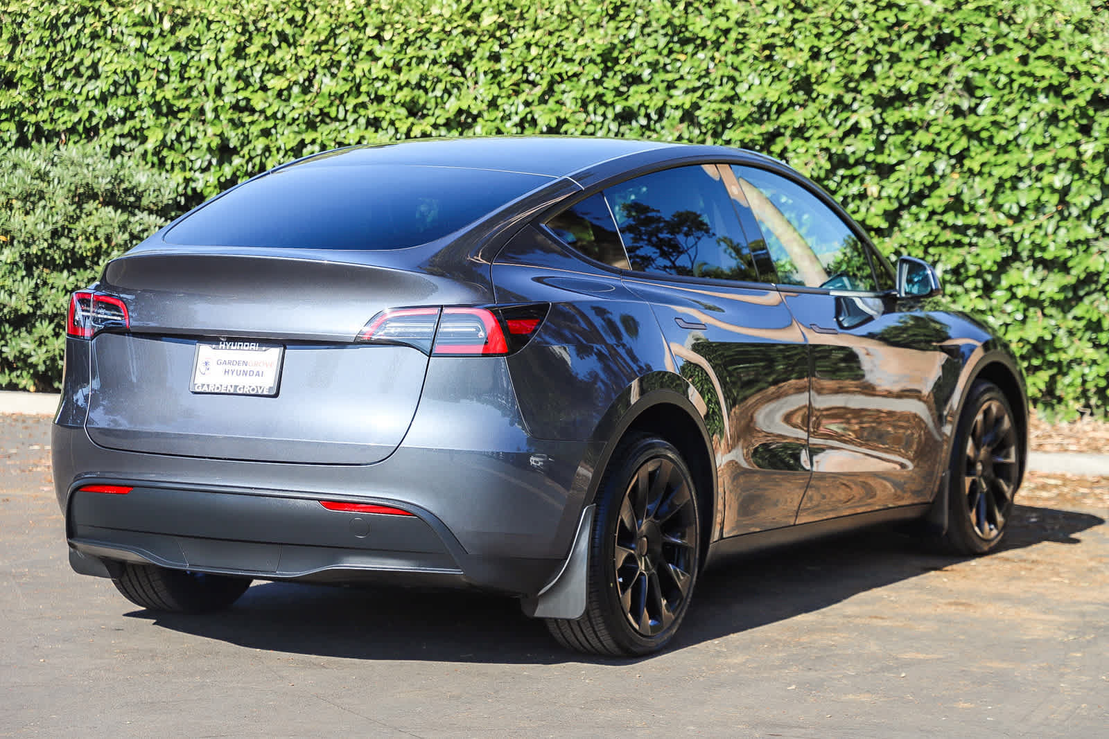Used 2023 Tesla Model Y Long Range AWD/4WD image 5