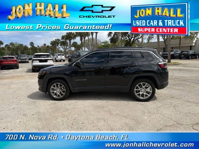 Used 2024 Jeep Compass Latitude image 4