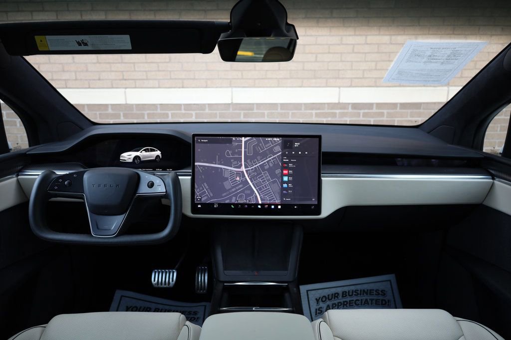 Used 2022 Tesla Model X Plaid image 32