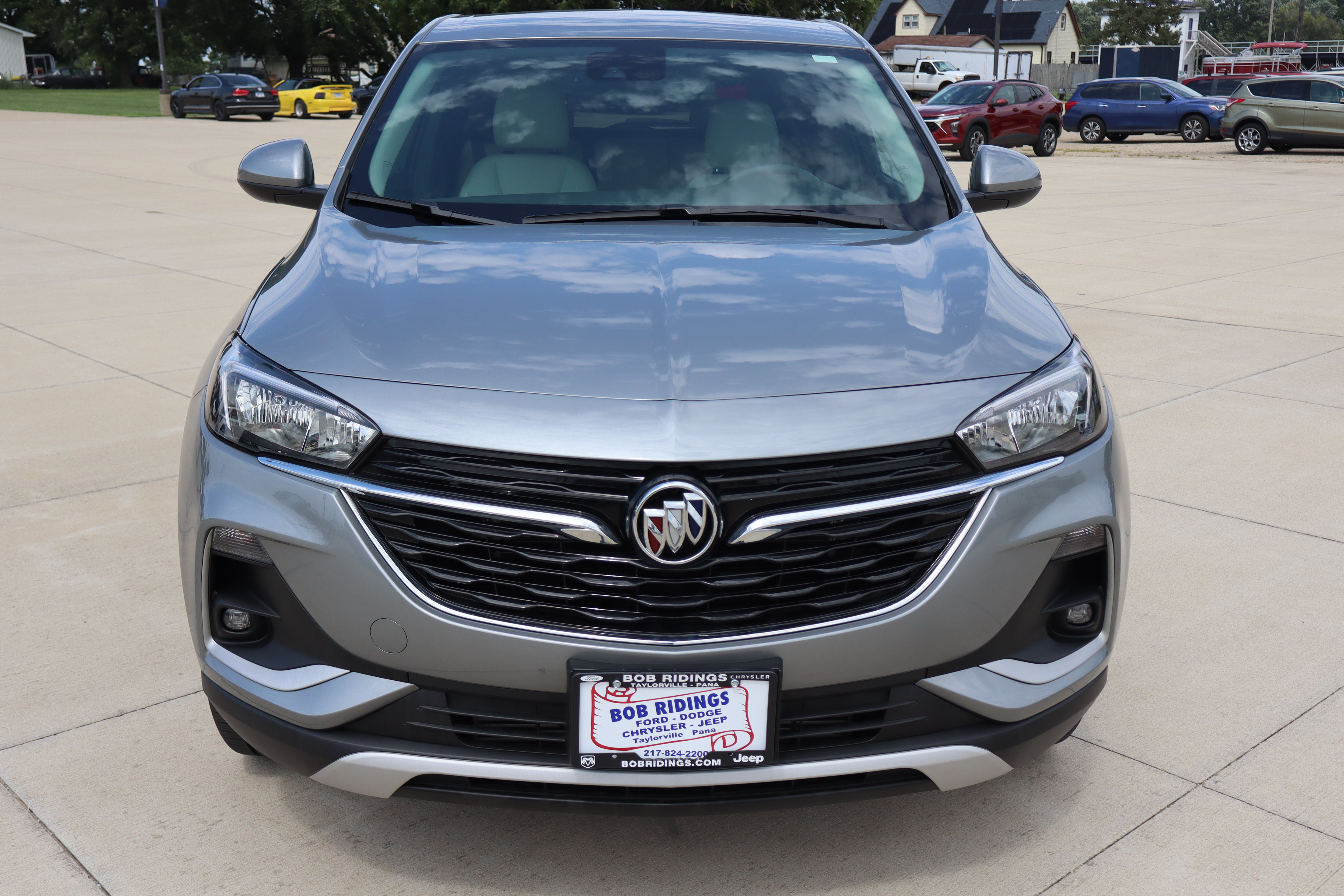 Used 2023 Buick Encore GX Preferred w/ Cold Weather Comfort Package FWD image 2