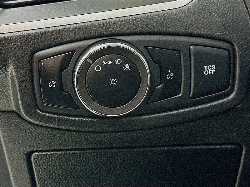 Used 2024 Ford Edge SE w/ Black Appearance Package image 10