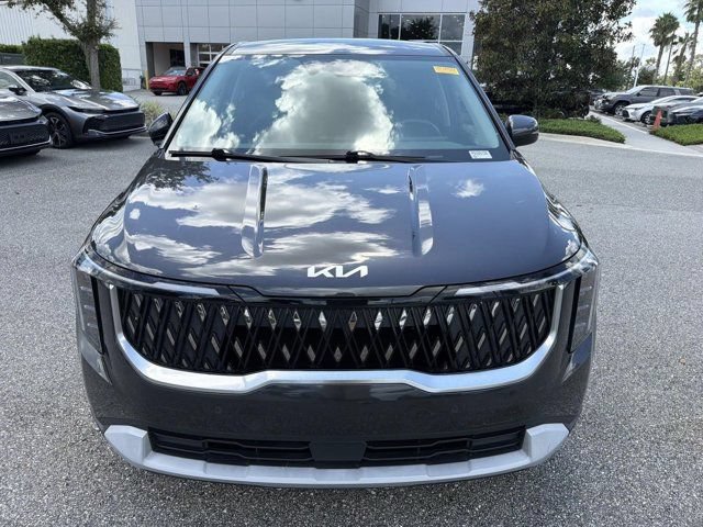 Used 2025 Kia Carnival FWD image 6