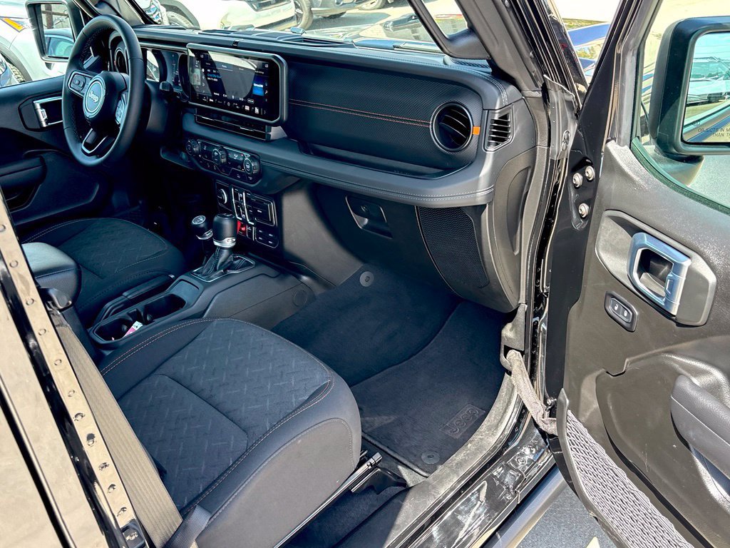 Certified 2026 Jeep Gladiator Mojave AWD/4WD image 24