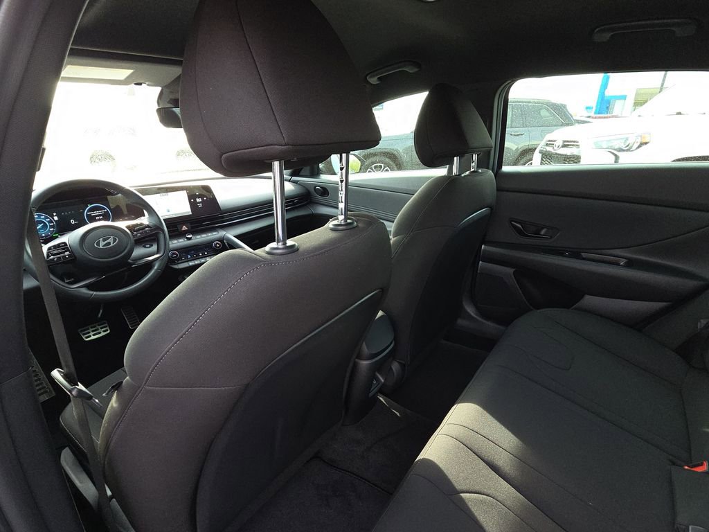 Used 2025 Hyundai Elantra SEL w/ Cargo Package image 27