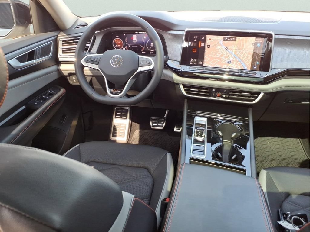Used 2024 Volkswagen Atlas Peak Edition SEL AWD/4WD image 6