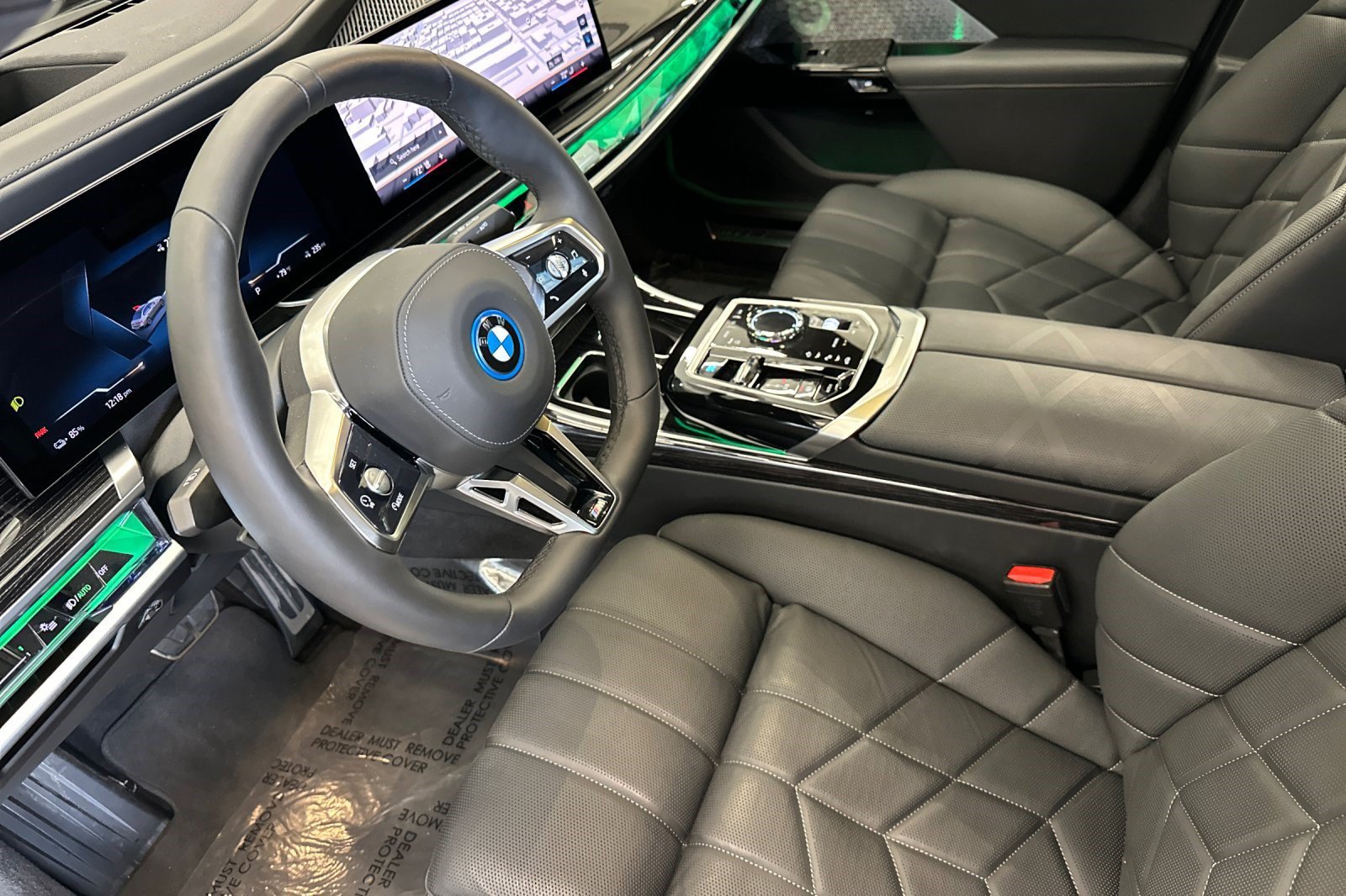Used 2025 BMW i7 xDrive60 w/ Executive Package AWD/4WD image 4