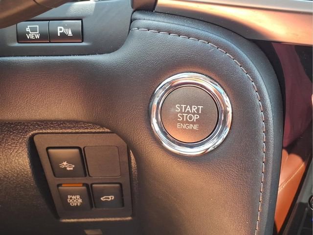 Used 2017 Lexus LX 570 4WD w/ Luxury Package image 11