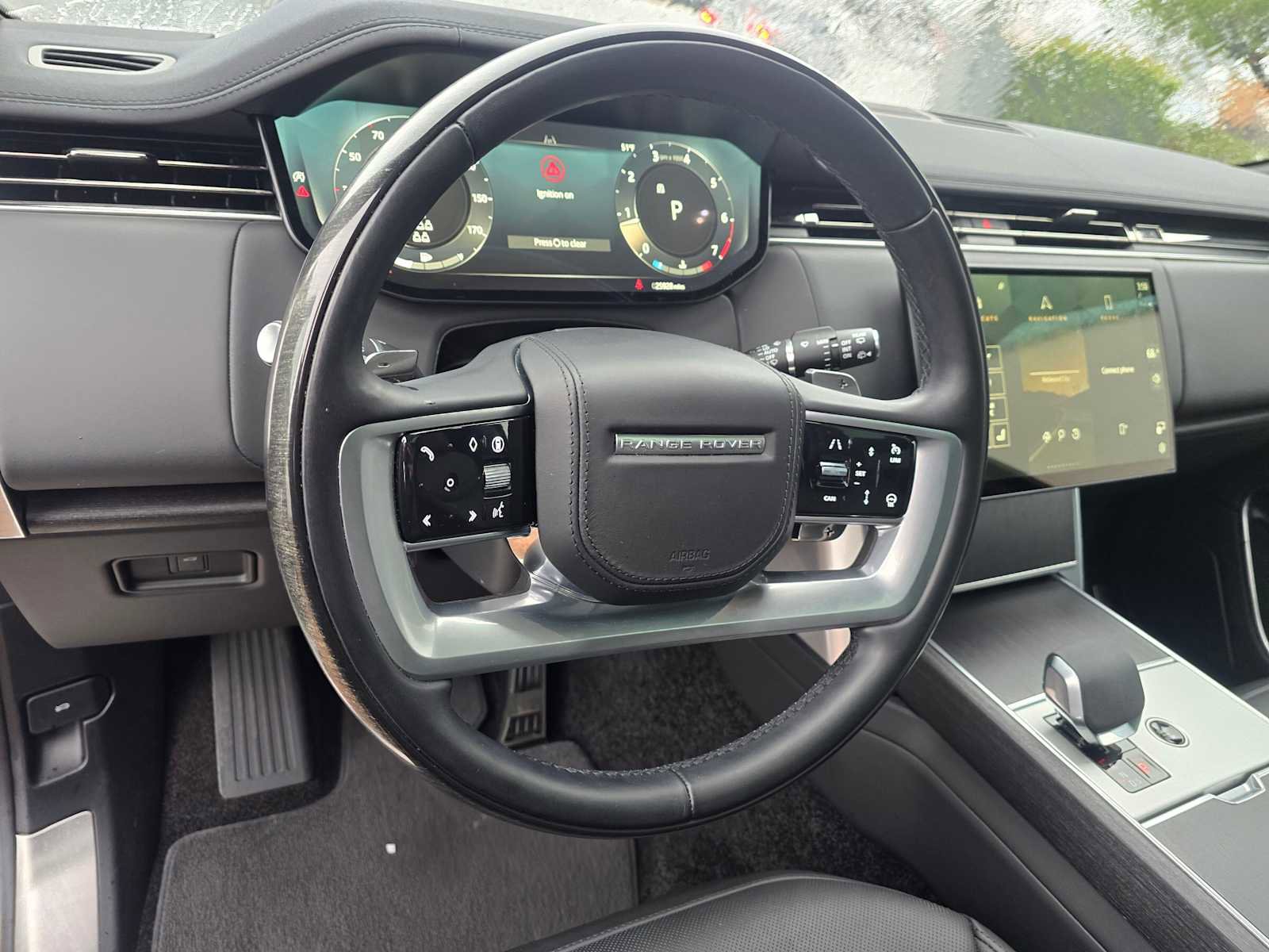 Used 2024 Land Rover Range Rover Long Wheelbase SE image 28