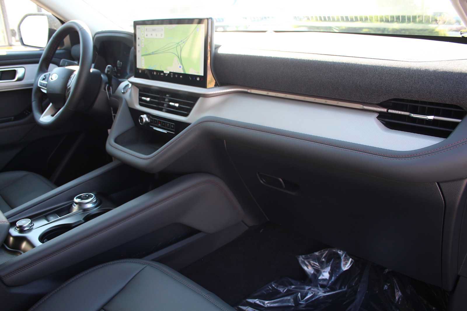 New 2026 Ford Explorer Active w/ Active Comfort Package RWD image 18