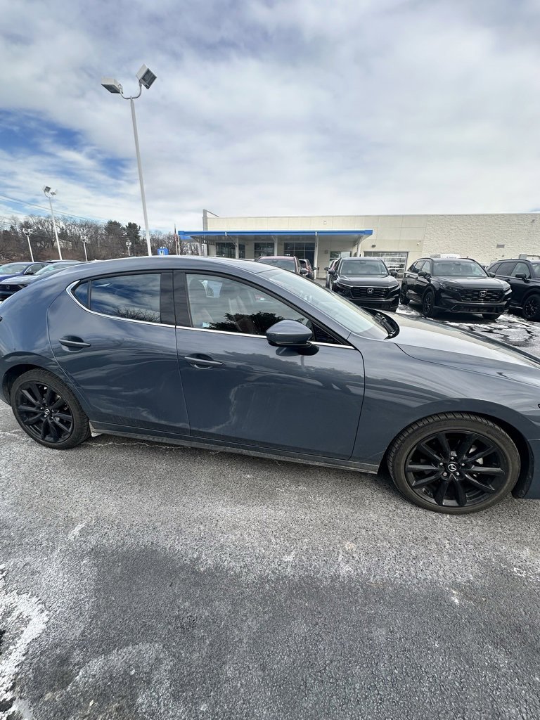 Used 2020 MAZDA MAZDA3 Premium image 9