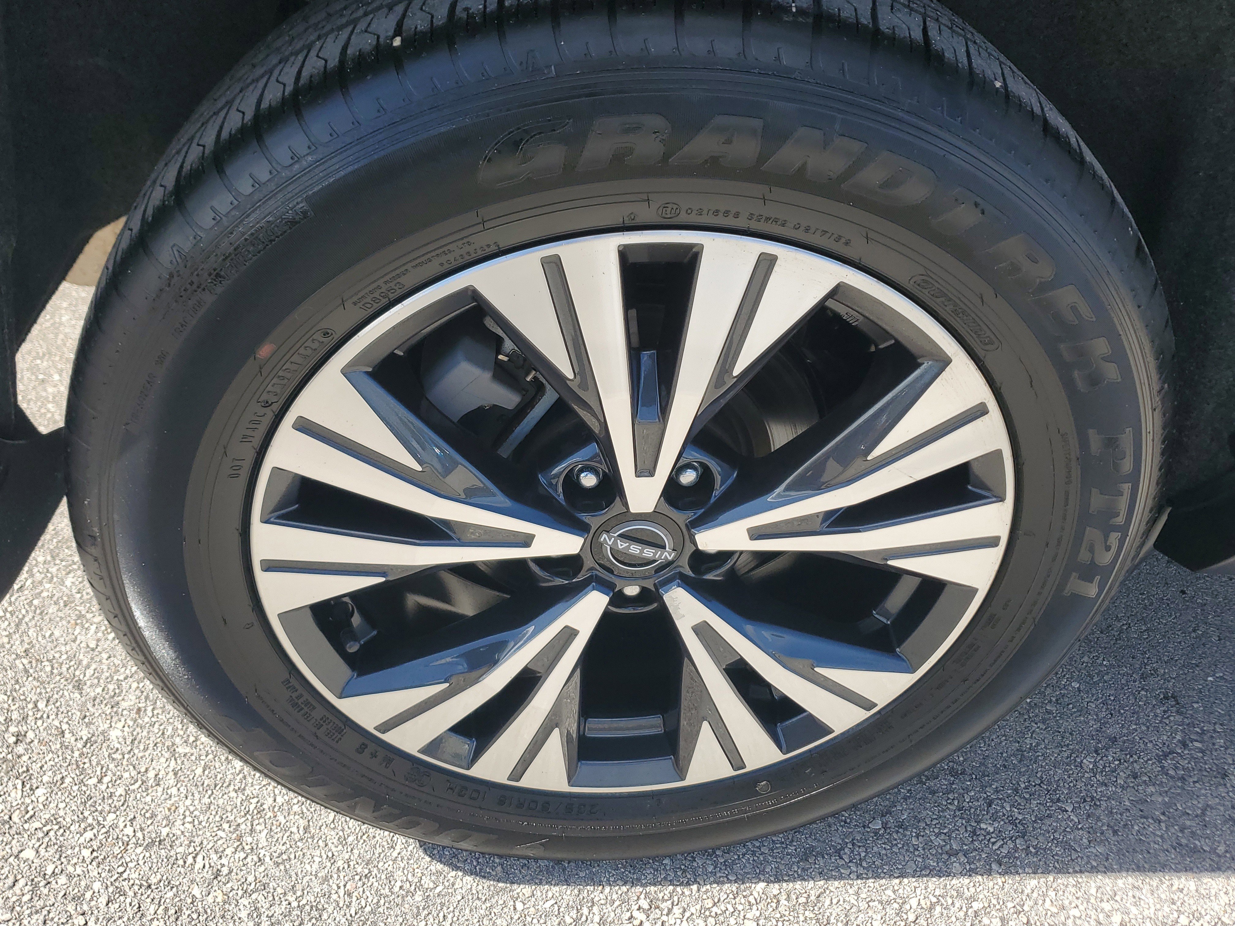 Used 2022 Nissan Rogue SV image 12