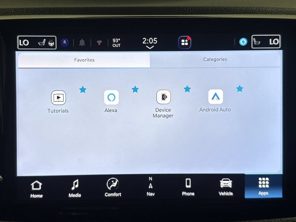 Used 2026 Chrysler Pacifica Limited FWD image 41