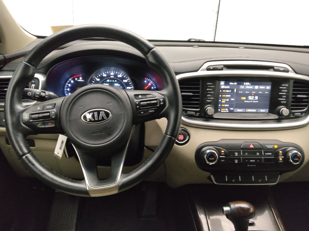 Used 2017 Kia Sorento EX image 22