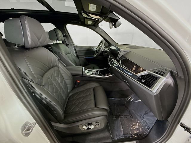 Used 2026 BMW X5 xDrive50e w/ M Sport Package image 30