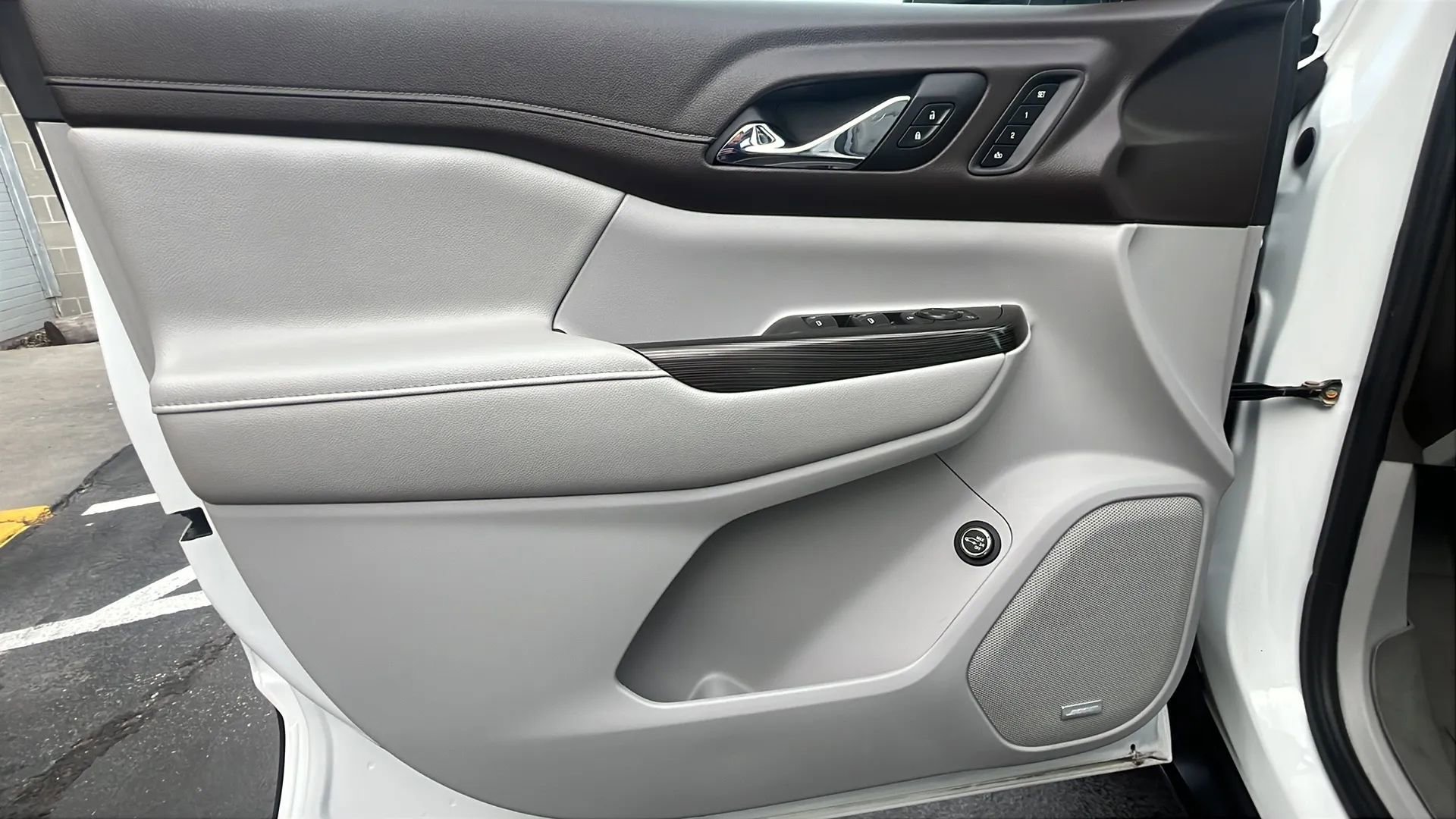 Used 2019 GMC Acadia SLT image 12