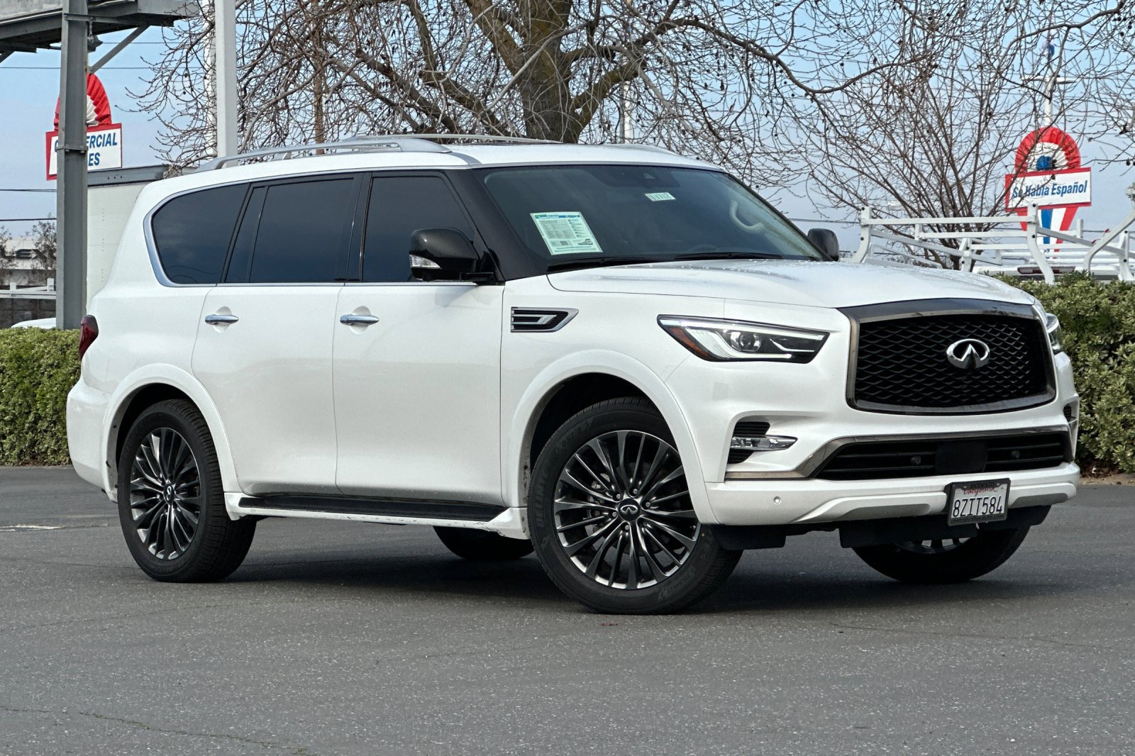 Used 2022 INFINITI QX80 Premium Select w/ Cargo Package image 2