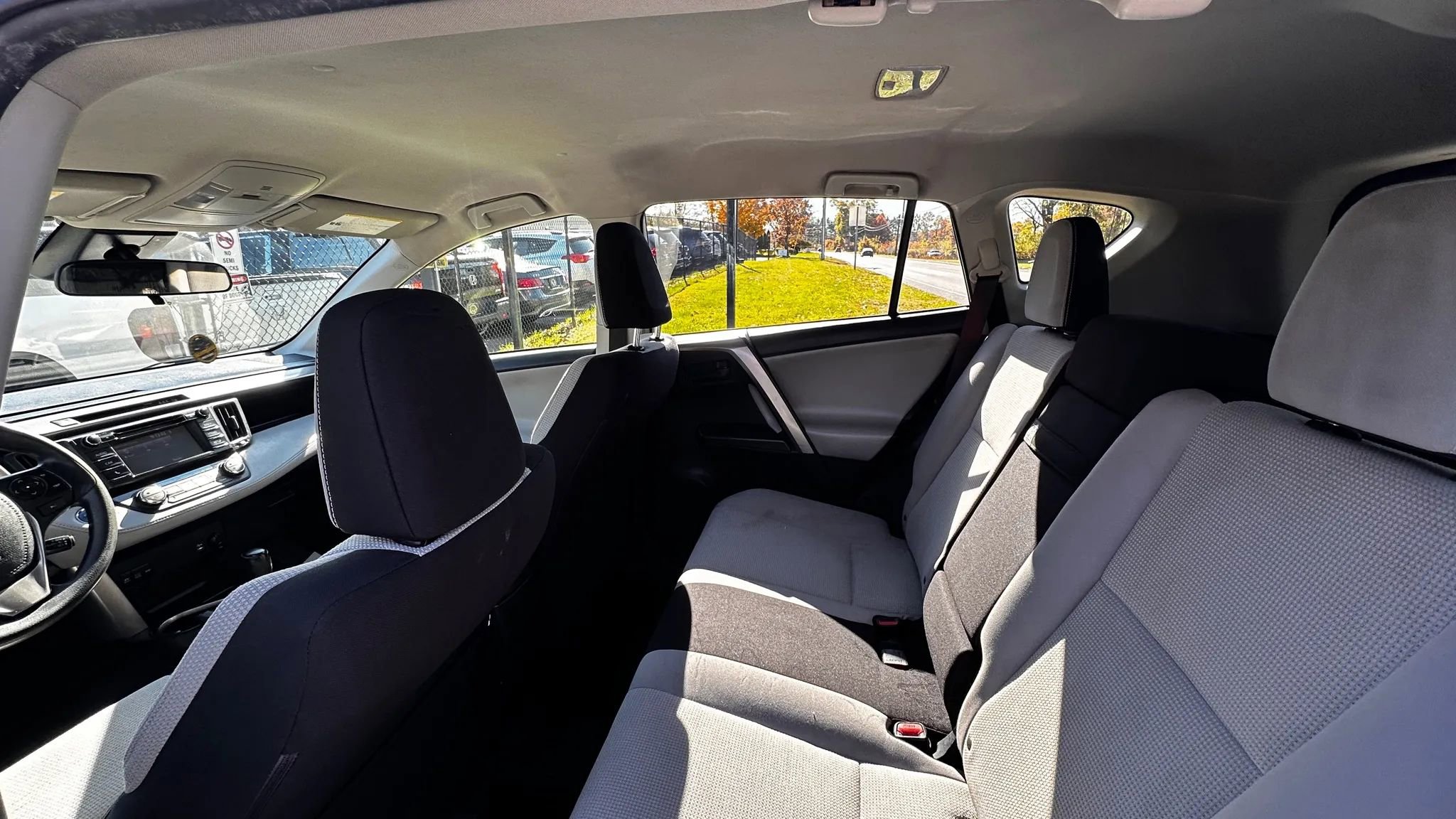 Used 2018 Toyota RAV4 XLE image 22