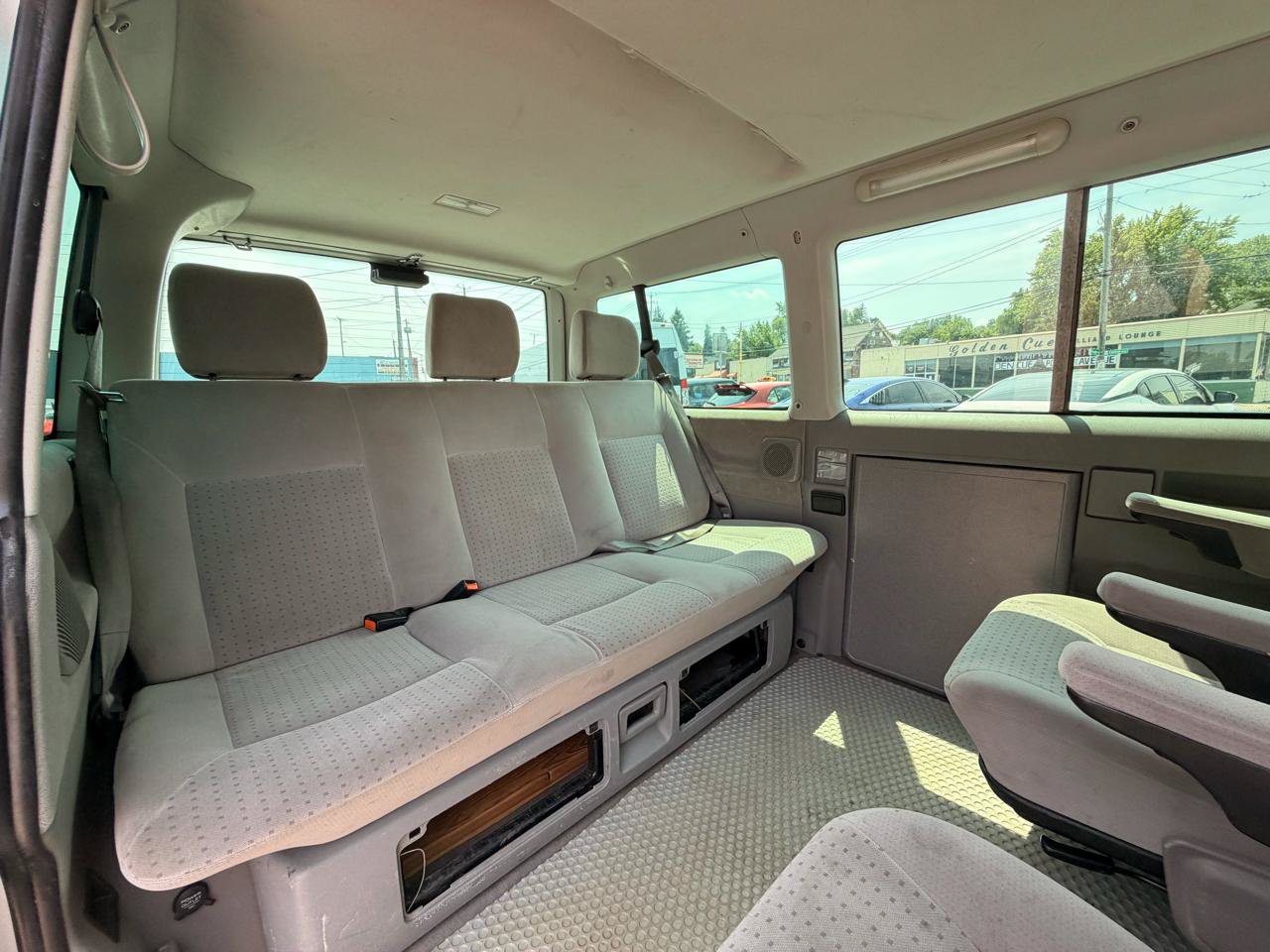 Used 2003 Volkswagen Eurovan MV FWD image 17