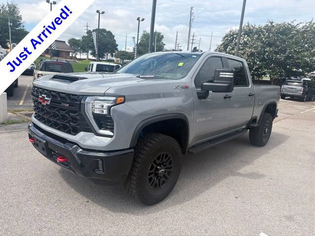 Used 2025 Chevrolet Silverado 2500 ZR2 w/ Technology Package AWD/4WD image 7
