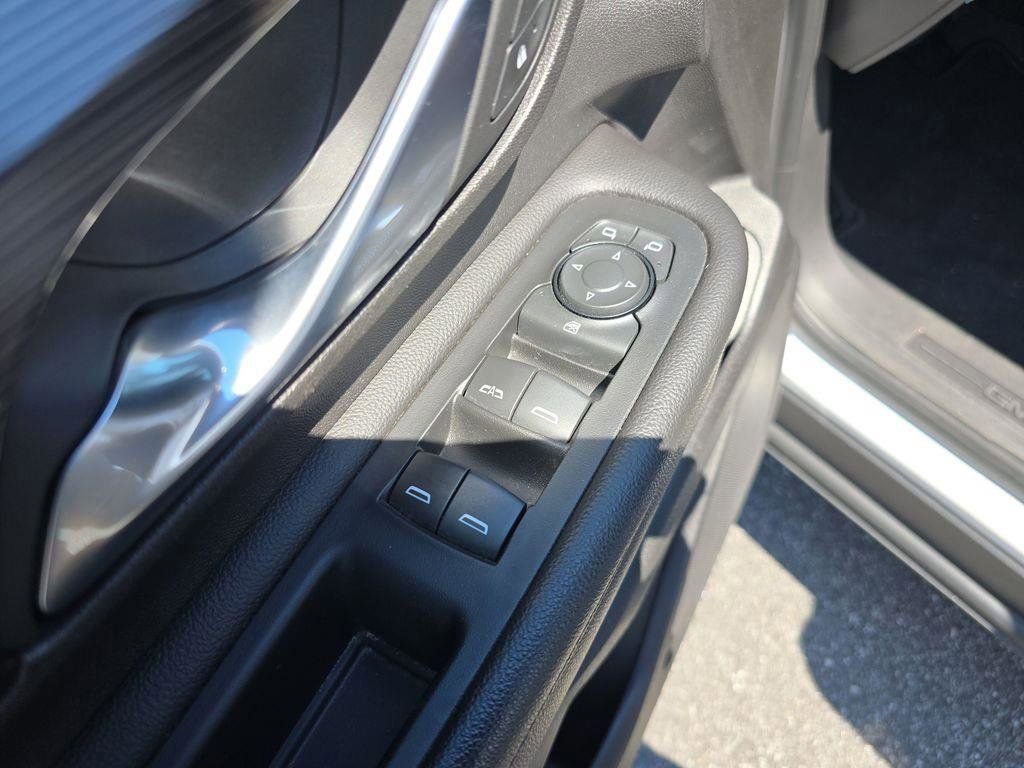 Used 2019 GMC Terrain SLT w/ Preferred Package image 17