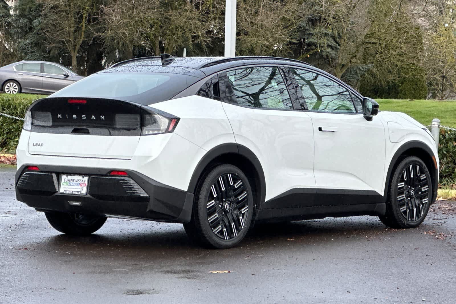 New 2026 Nissan Leaf Platinum+ FWD image 2
