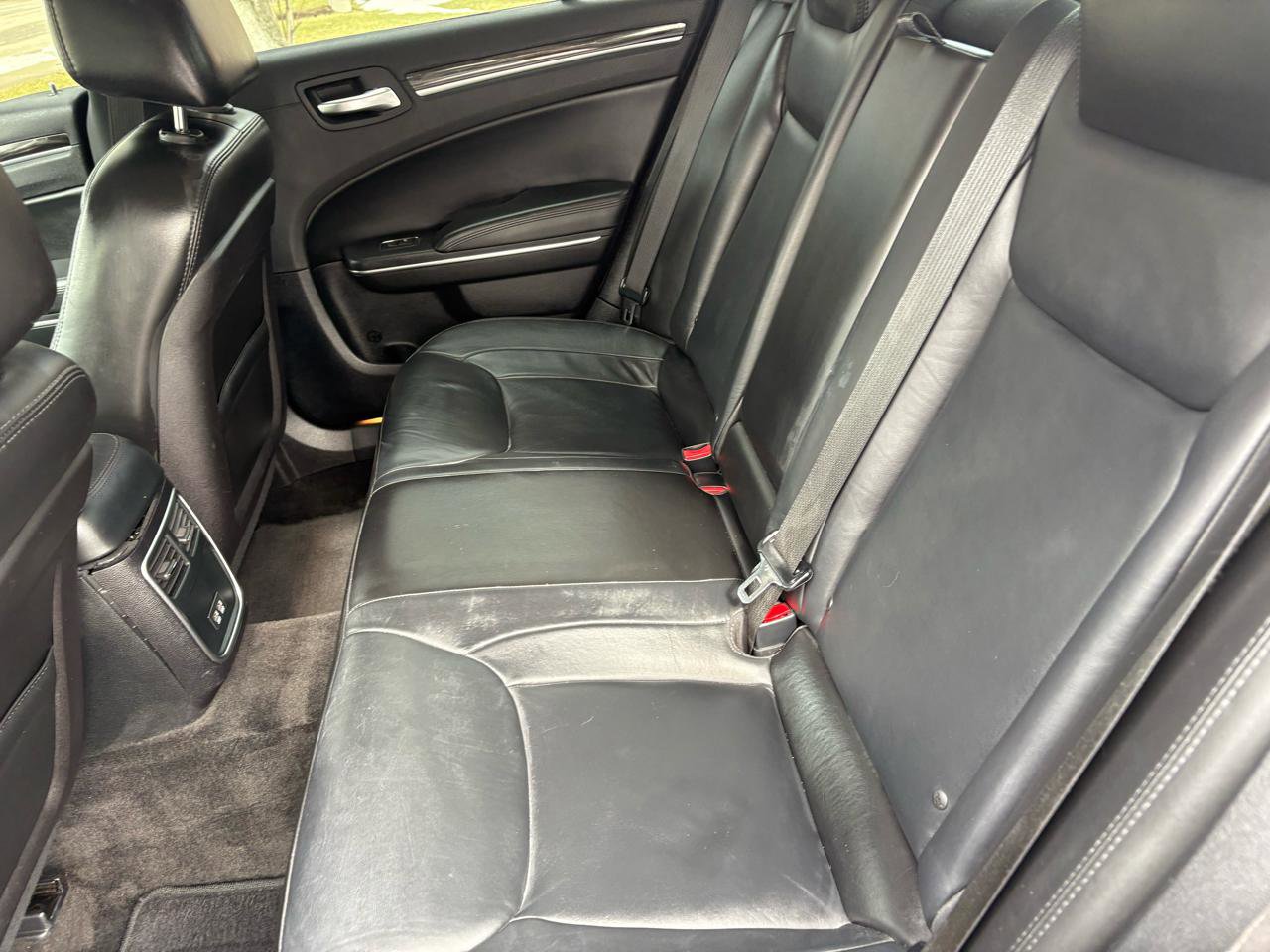 Used 2016 Chrysler 300 Limited w/ Driver Convenience Group image 16