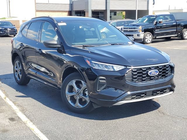 Used 2024 Ford Escape ST-Line w/ Tech Pack #1 AWD/4WD image 2