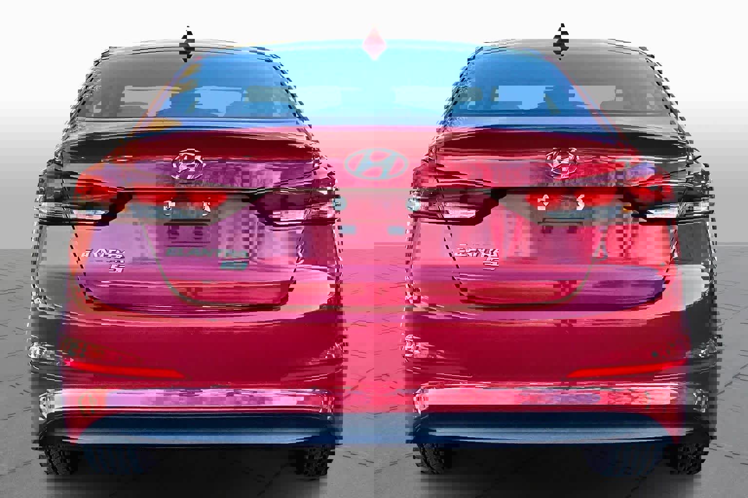 Used 2017 Hyundai Elantra SE image 5