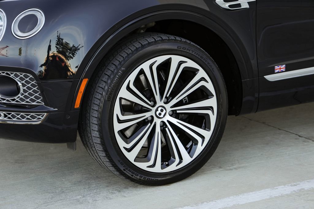 Used 2018 Bentley Bentayga image 36