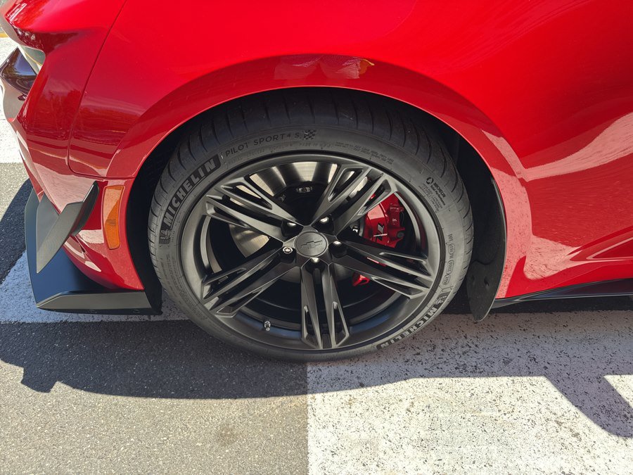 Used 2021 Chevrolet Camaro ZL1 RWD image 15