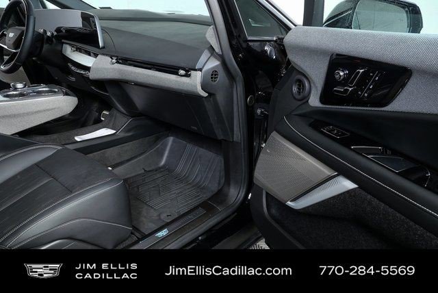 Certified 2025 Cadillac Optiq Luxury 2 w/ LPO, Floor Liner Package image 27