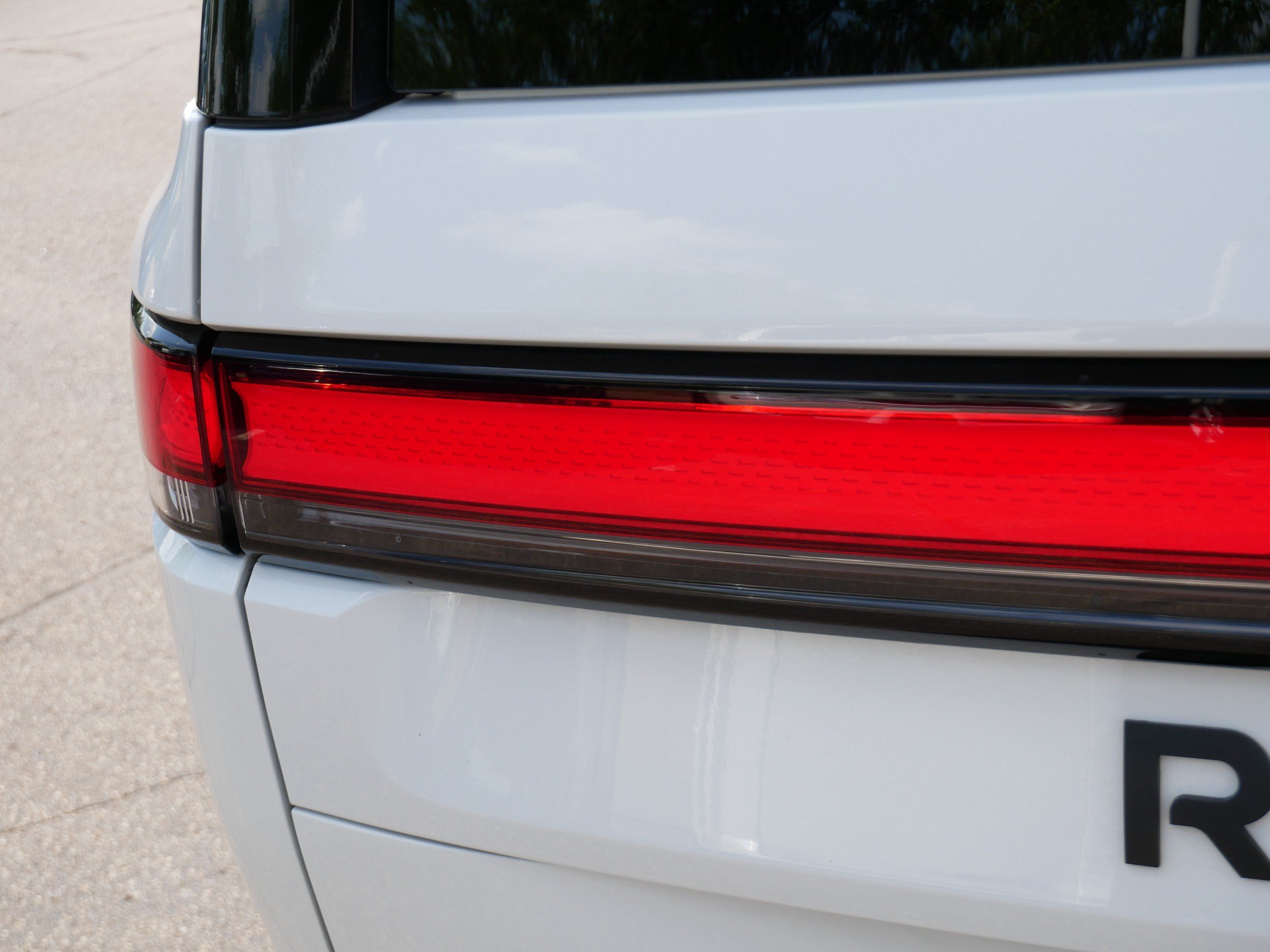 Used 2023 Rivian R1S Adventure AWD/4WD image 17