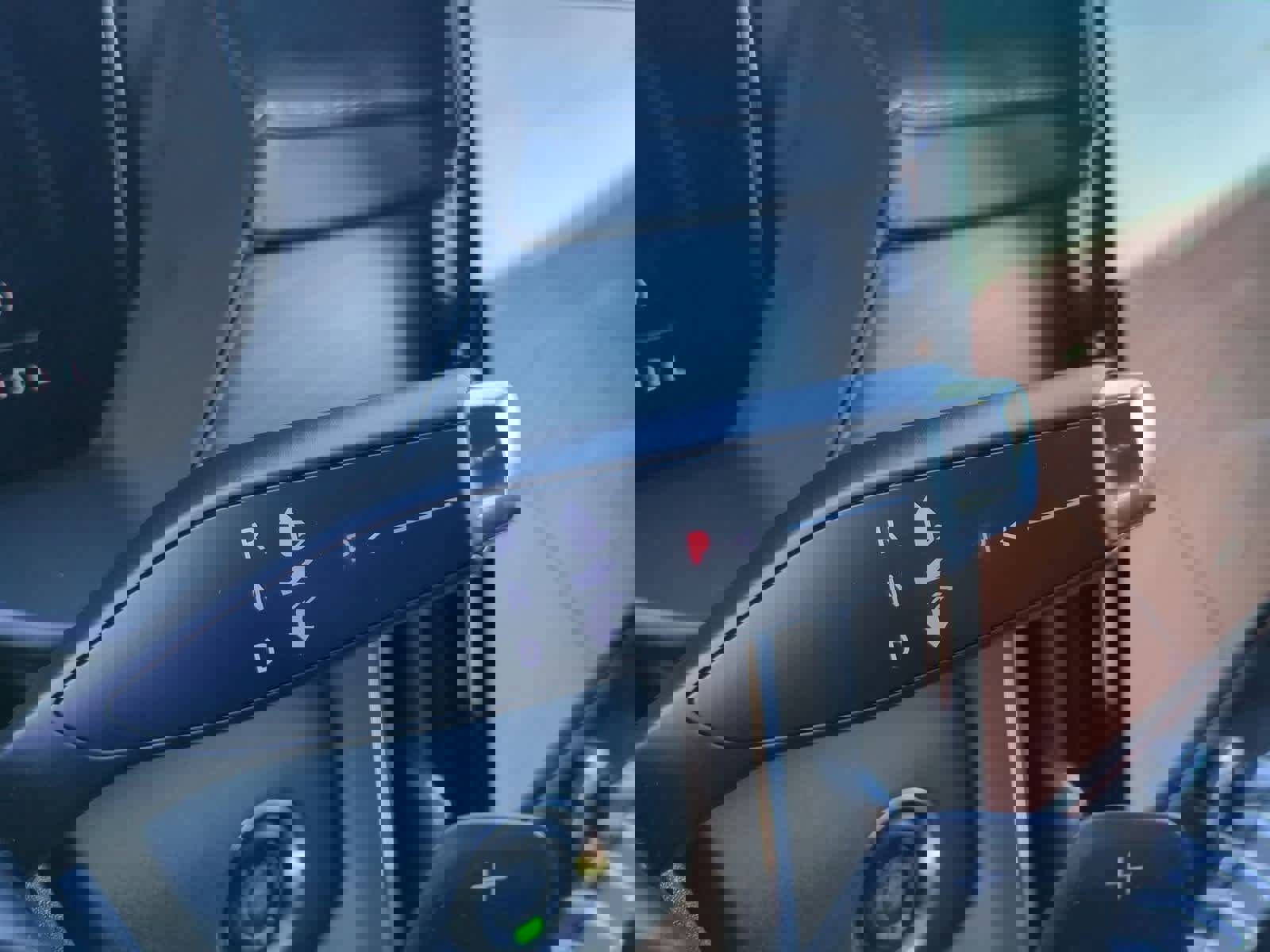 Used 2025 GMC Acadia Elevation image 31