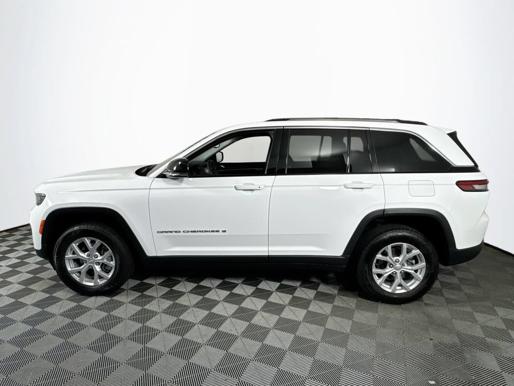 Used 2023 Jeep Grand Cherokee Limited AWD/4WD image 4