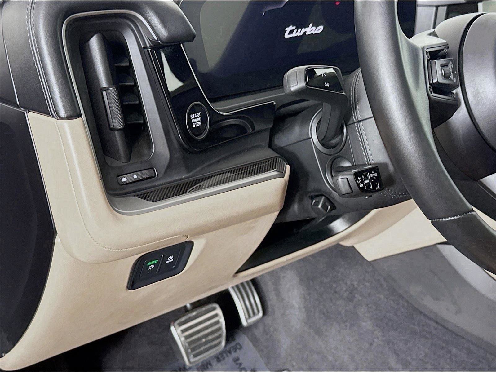 Used 2025 Porsche Cayenne Turbo image 8