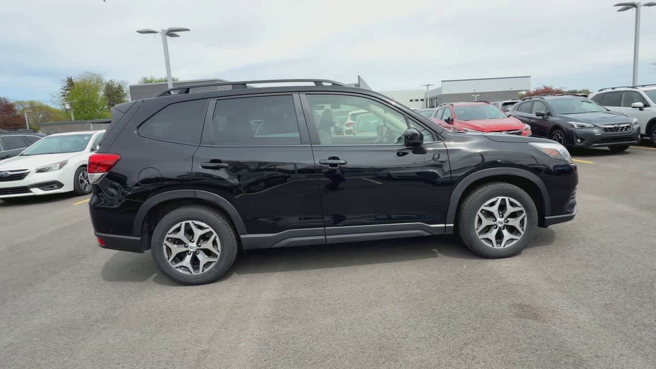 Certified 2023 Subaru Forester Premium AWD/4WD image 9