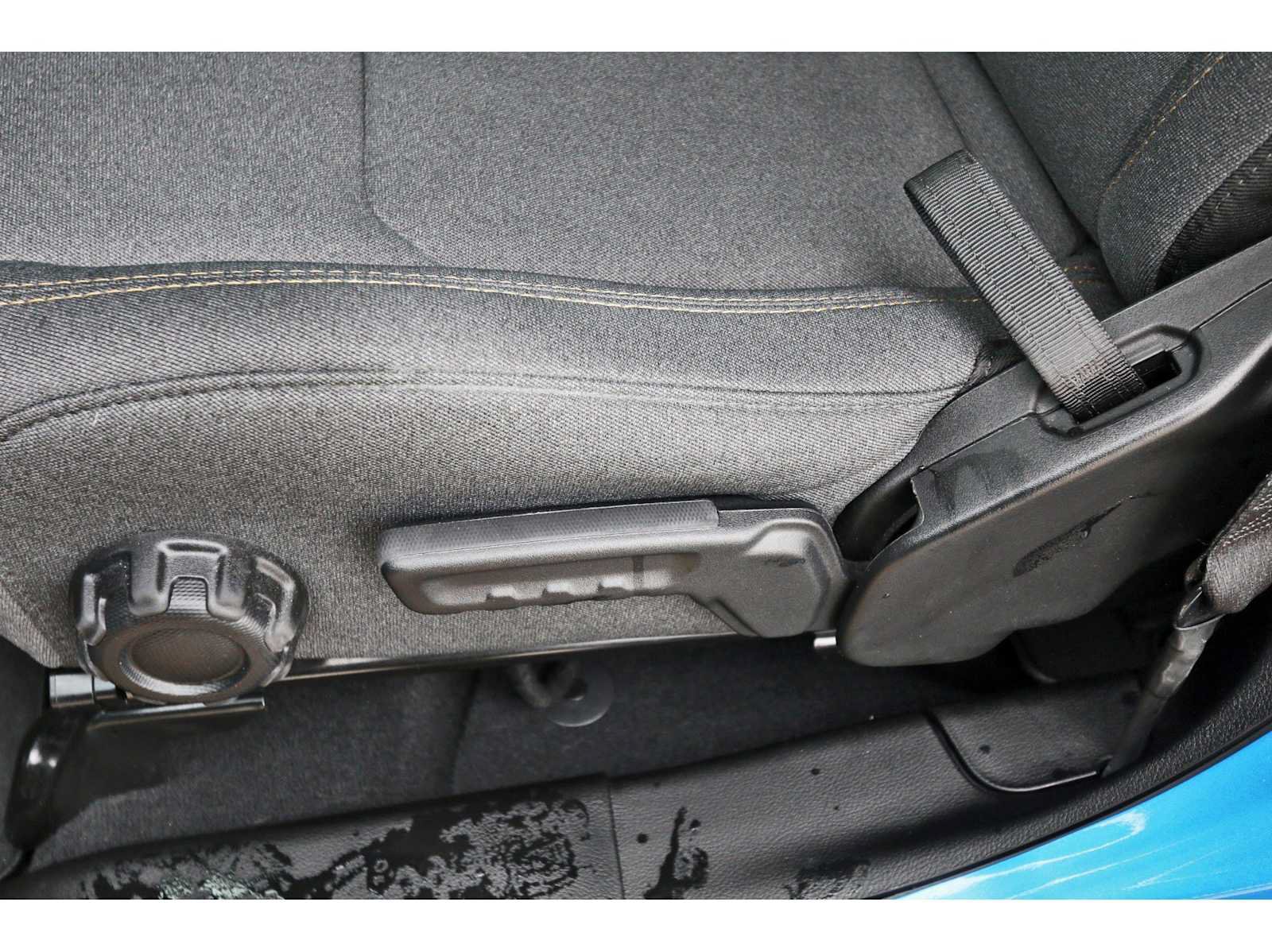 Used 2025 Jeep Wrangler Unlimited Sport AWD/4WD image 26