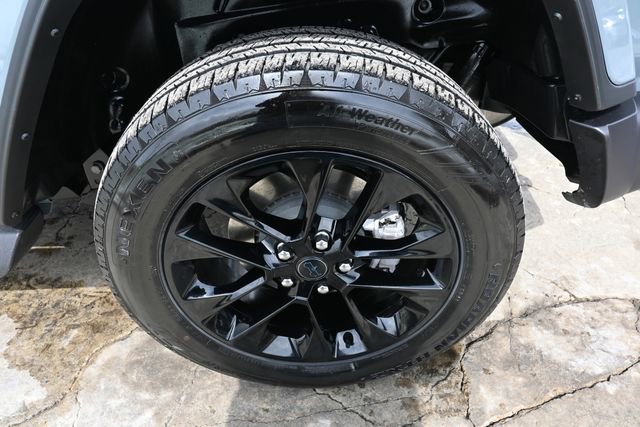 Used 2025 Jeep Wrangler Sahara image 13