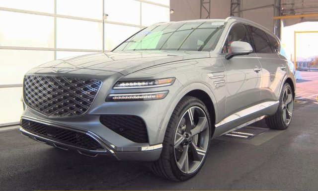 Used 2025 Genesis GV80 3.5T Prestige image 2