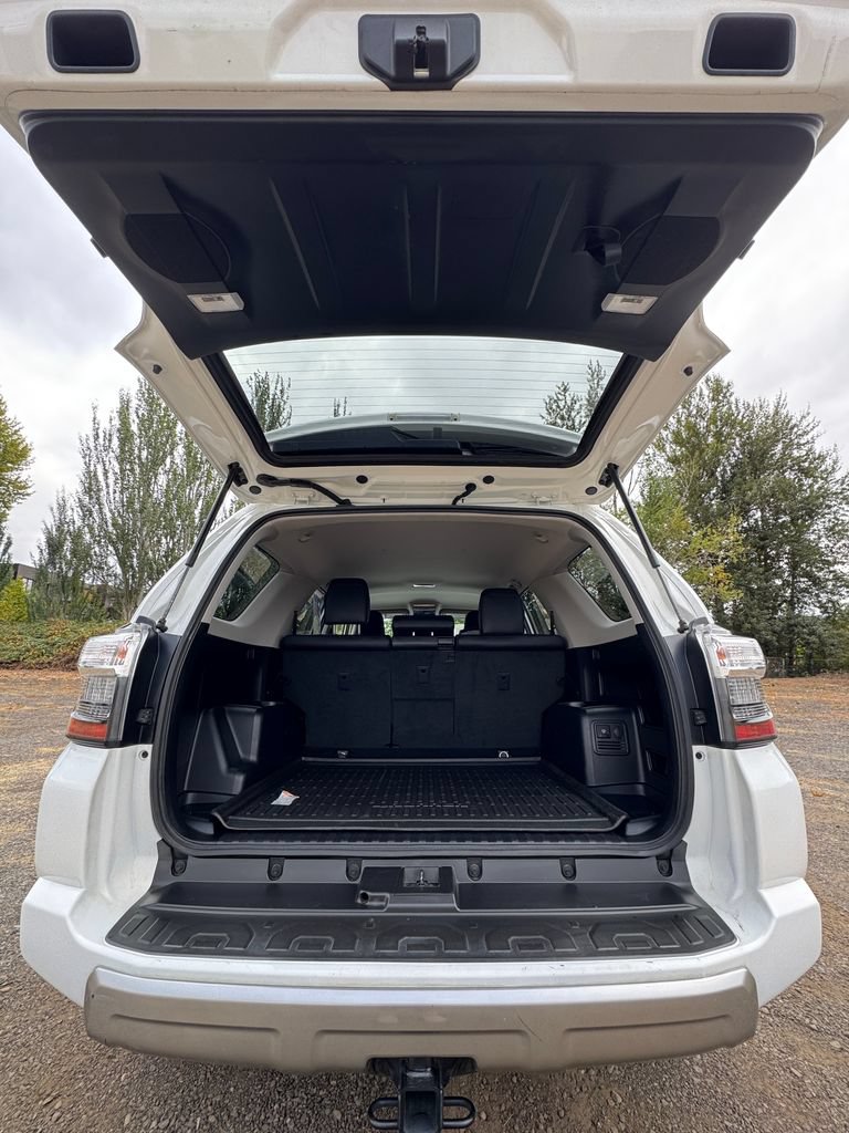 Used 2024 Toyota 4Runner TRD Off-Road Premium AWD/4WD image 9