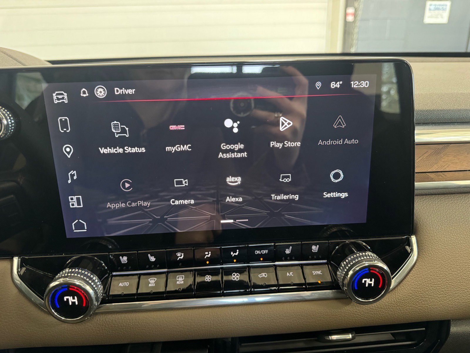 Used 2025 GMC Canyon Denali image 26